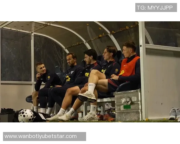 热刺年轻前锋斯卡列特今日参加英格兰队训练展现潜力