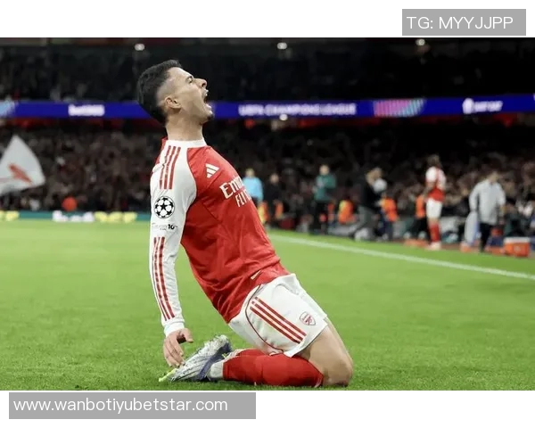 英超激战即将来袭曼联1月双雄对决曼城与阿森纳